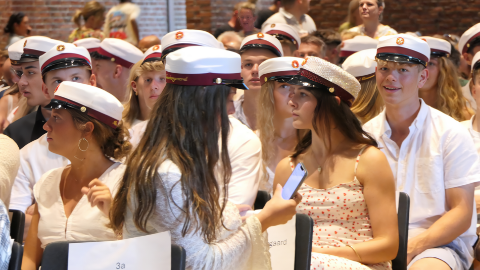 Billede af studenter til Dimission